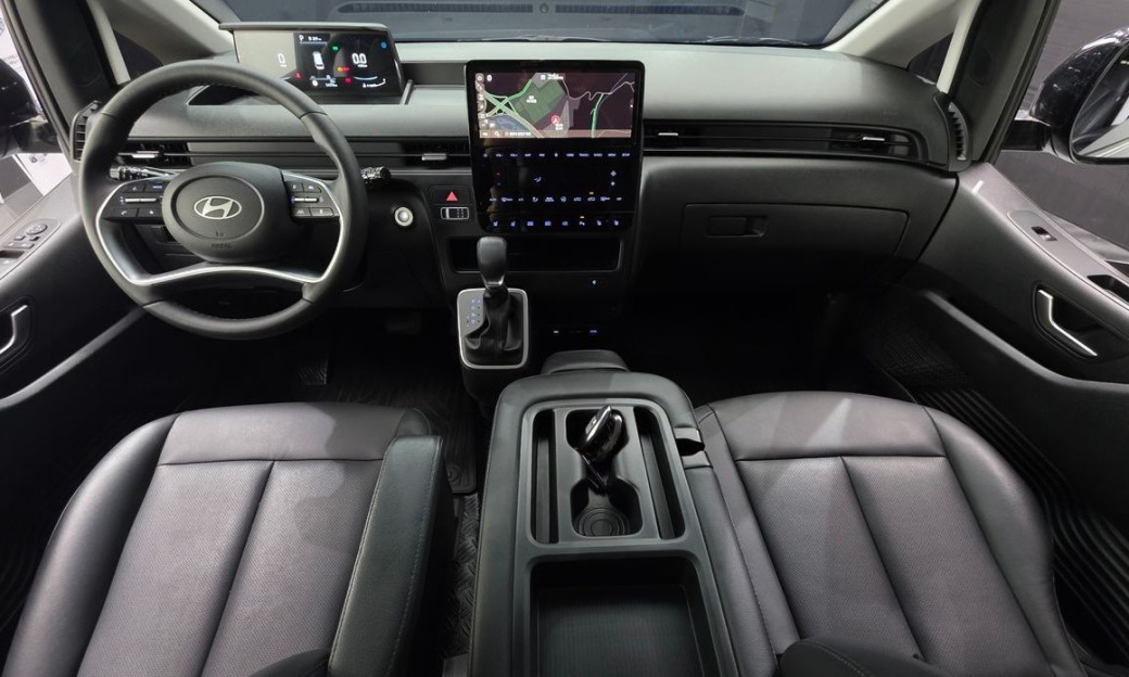 Hyundai Staria Tourer 9-Seater, 2025