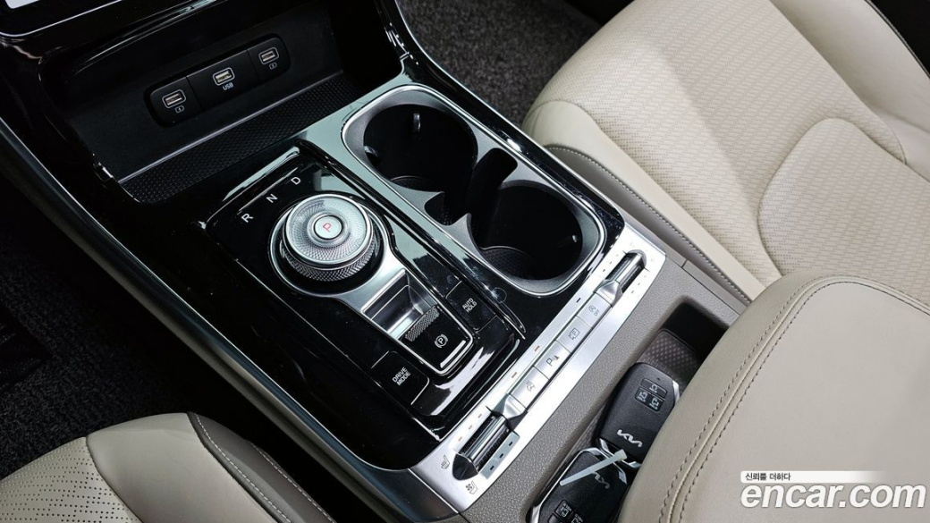 Kia Carnival 9-Seater Signature, 2022