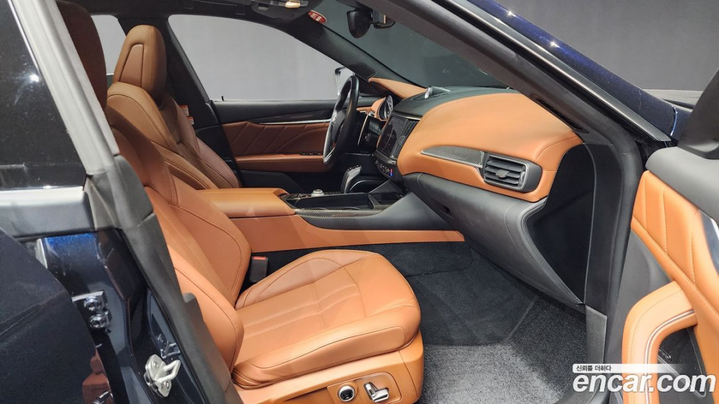 Maserati Levante 3.0 AWD Modena, 2022