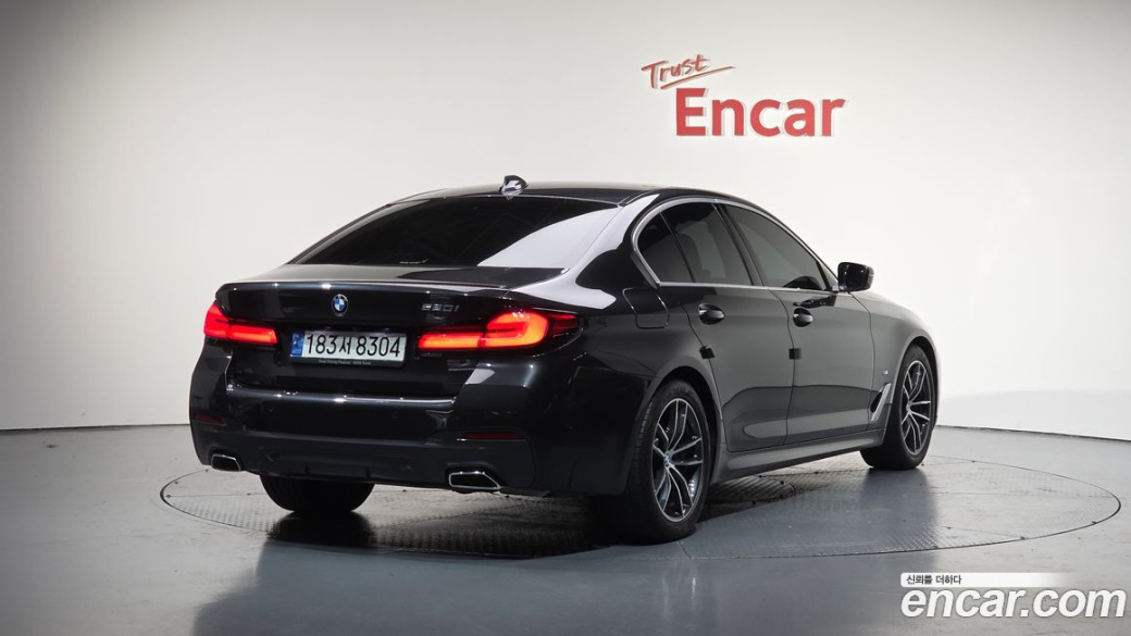 BMW 5-Series 520i M Sport, 2022