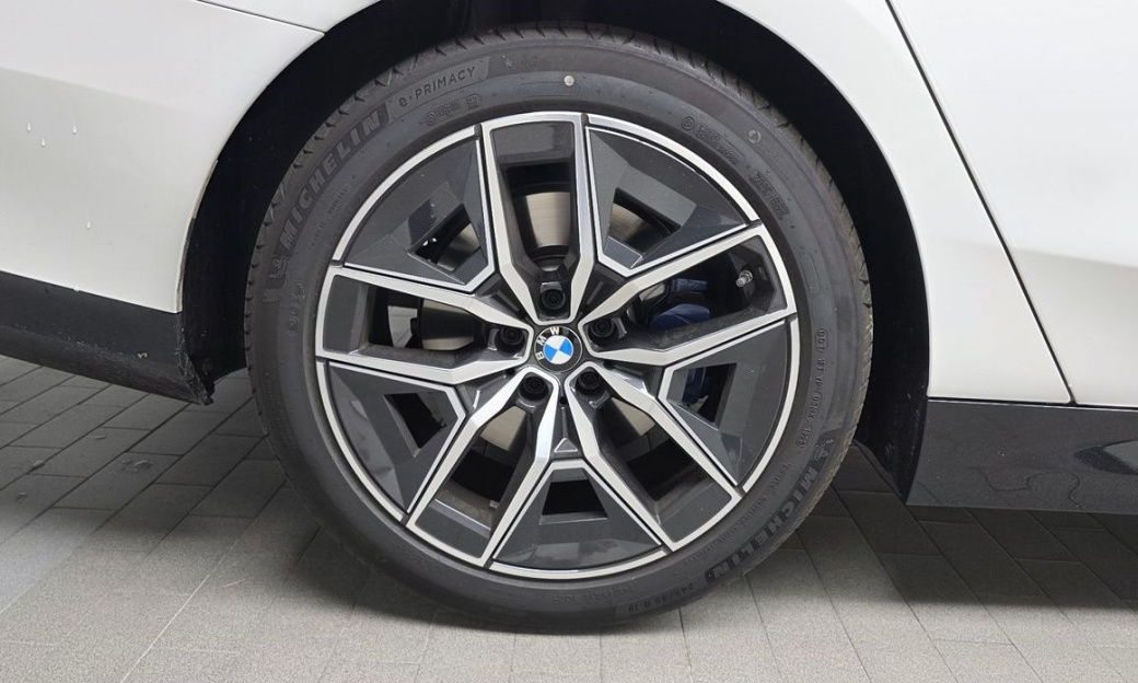 BMW 5-Series 520i M Sport, 2025