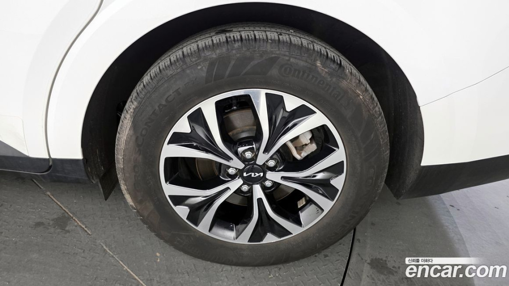Kia Carnival 9-Seater Signature, 2023