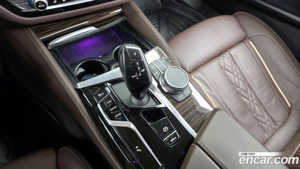 BMW 5-Series 523d Luxury, 2022