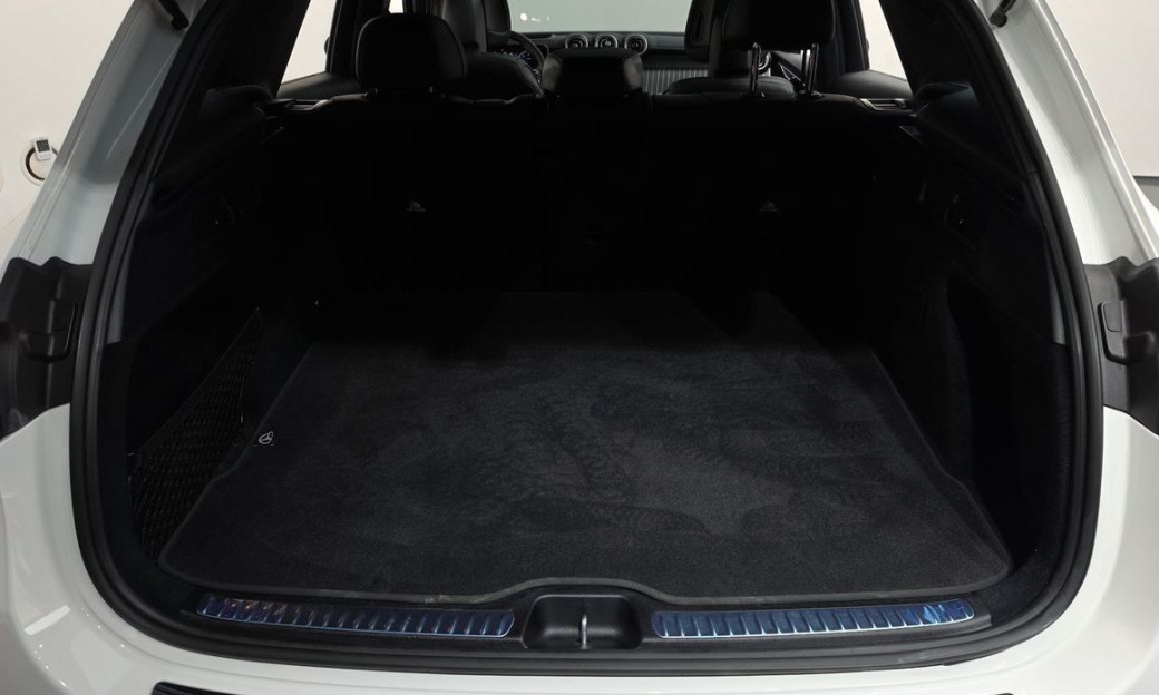Mercedes-Benz GLC-Class GLC300 4MATIC AMG Line, 2025