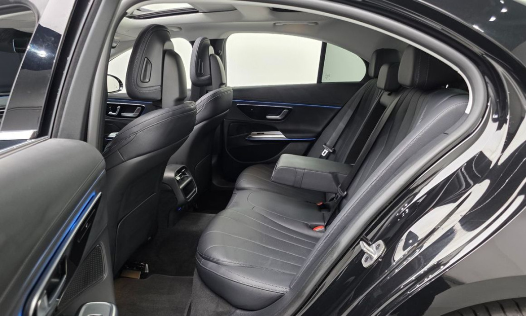 Mercedes-Benz E-Class E200 Avantgarde, 2025