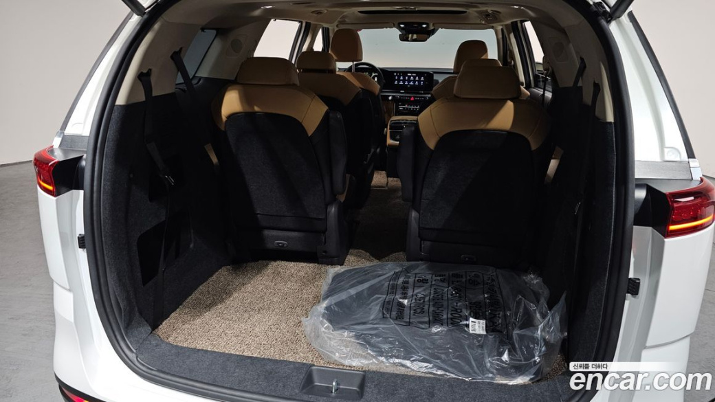 Kia Carnival 9-Seater Signature, 2022