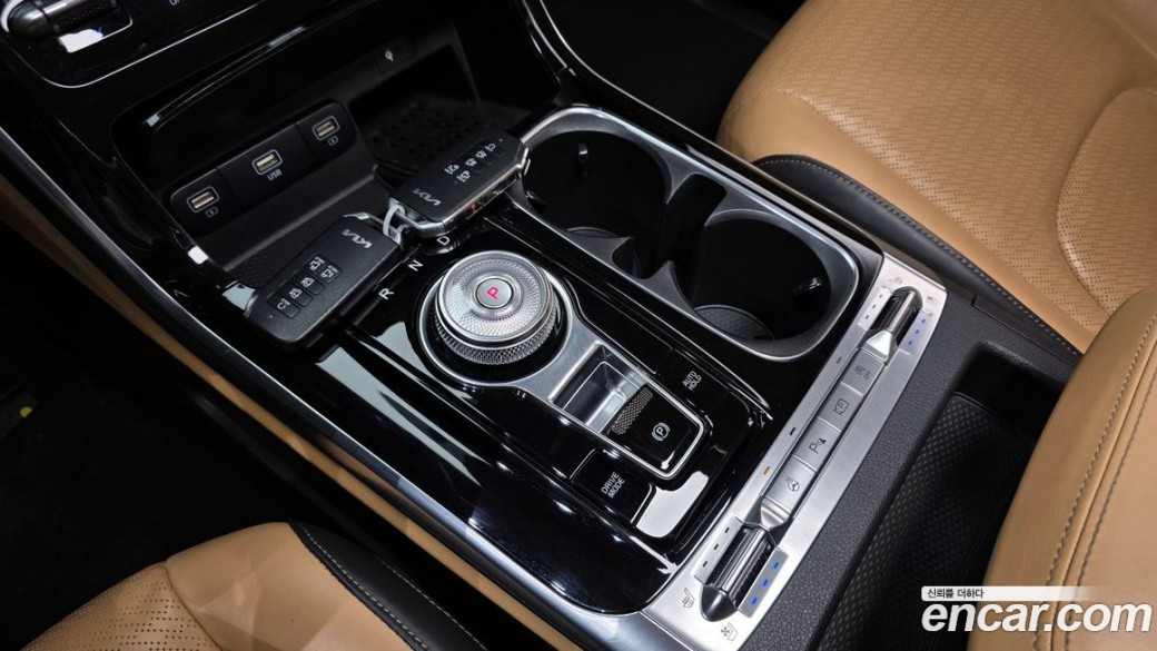 Kia Carnival 7-Seater Signature, 2022