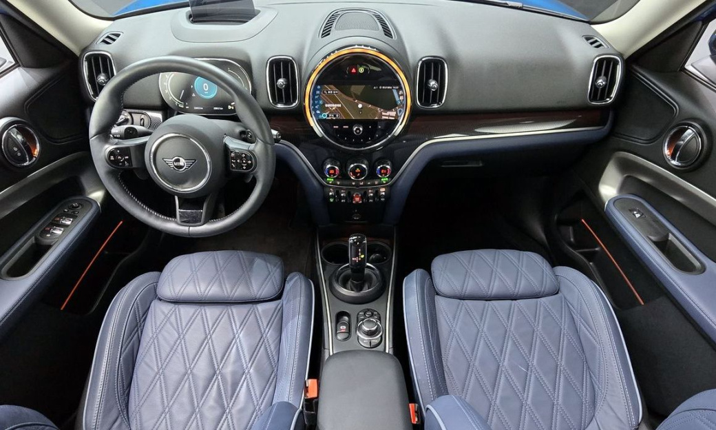 Mini Countryman ALL4 Classic Launch Pack, 2023