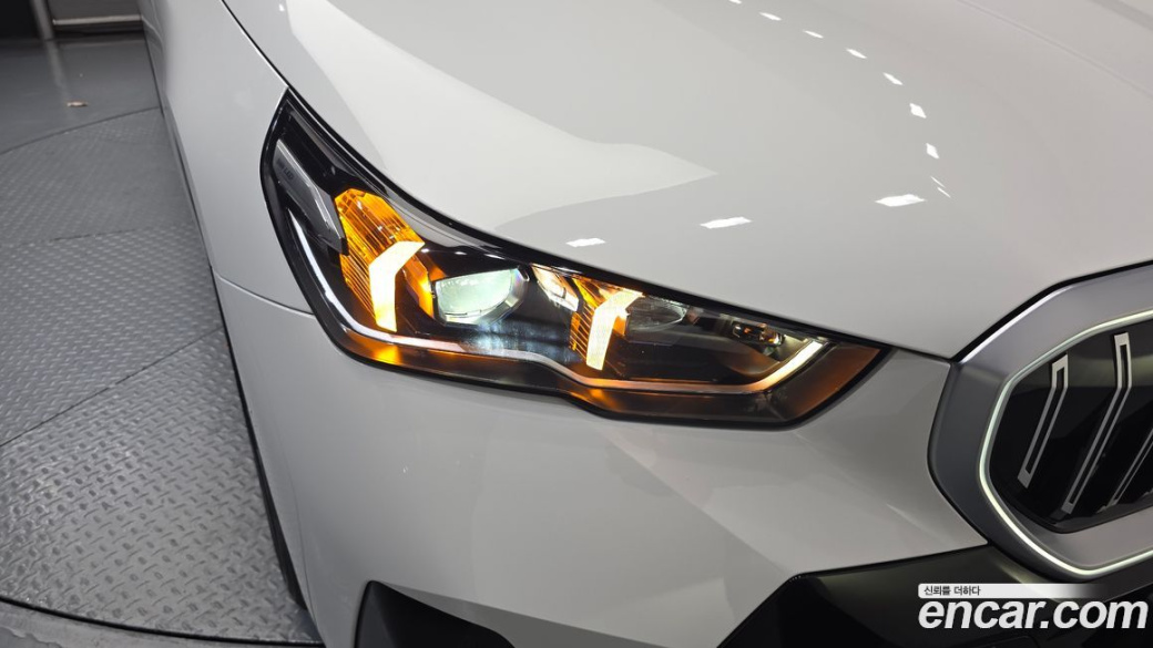 BMW 5-Series 530i xDrive M Sport, 2024