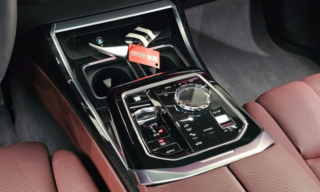 BMW 7-Series 740i xDrive M Sport, 2025