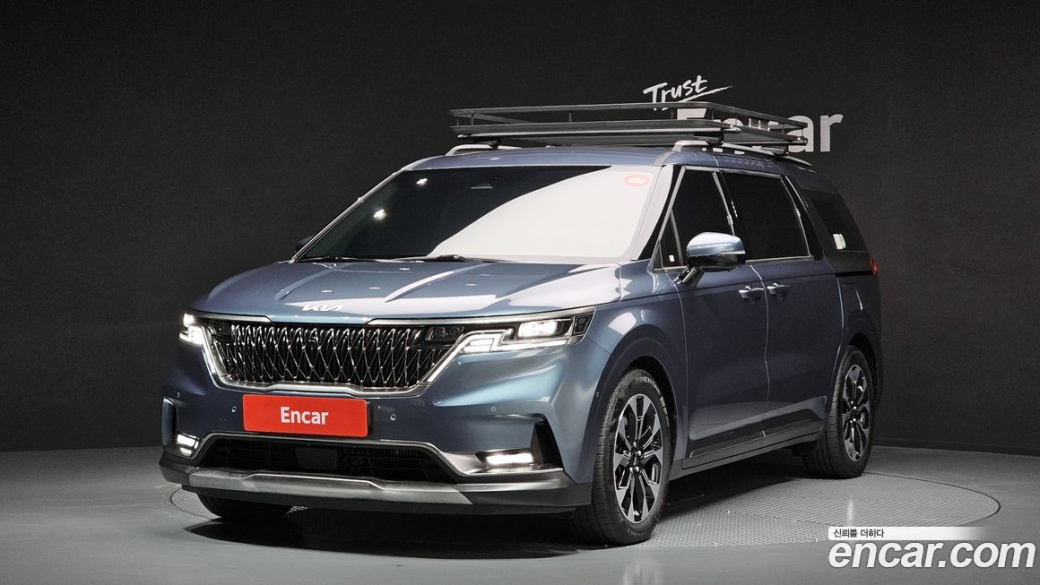 Kia Carnival 7-Seater Signature, 2023