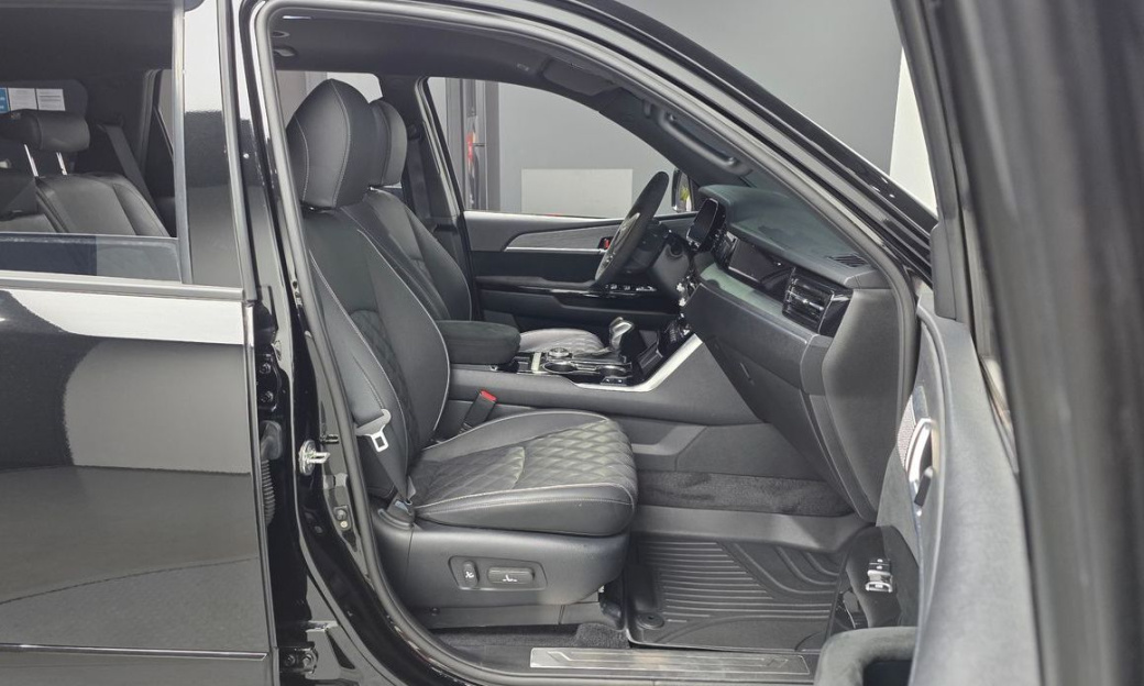 Kia Mohave Diesel 3.0 4WD 7-Seater, 2024