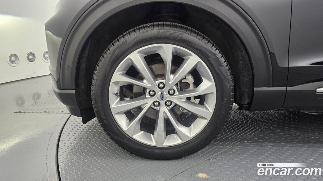 Ford Explorer 3.0 Platinum 4WD, 2022