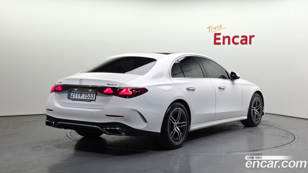 Mercedes-Benz E-Class E300 4MATIC AMG Line, 2025