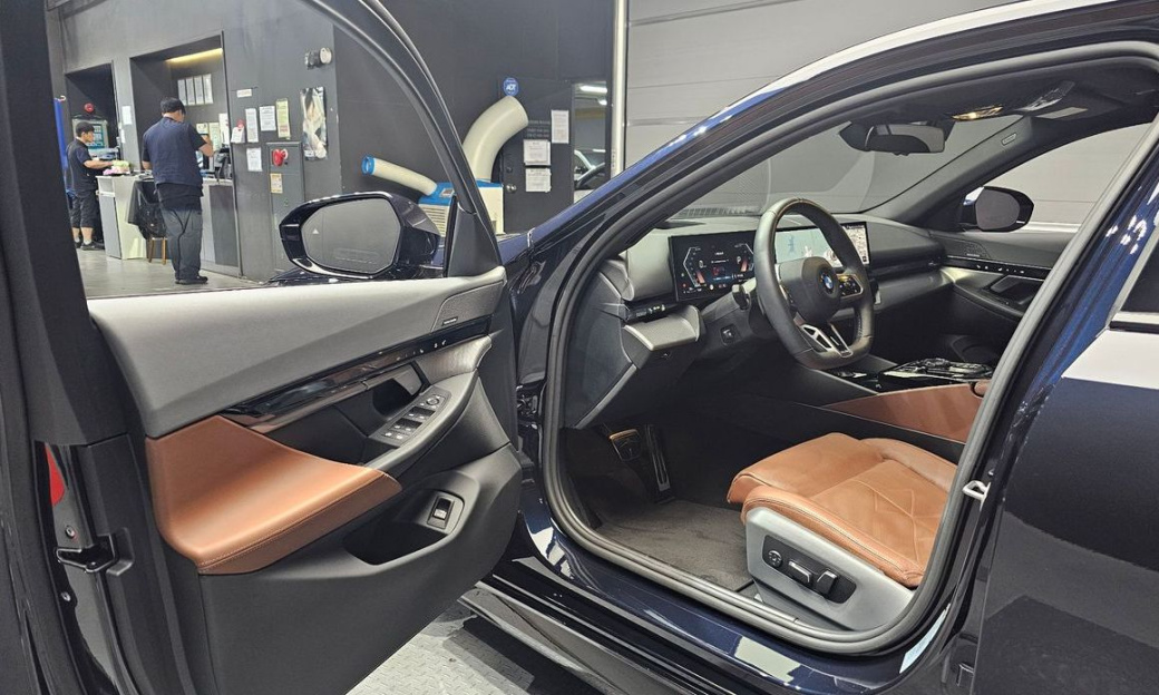 BMW 5-Series 530i xDrive M Sport, 2024