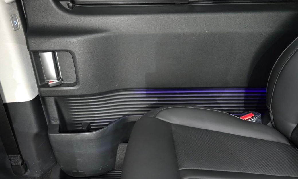 Hyundai Staria 4WD Lounge 9-Seater, 2025