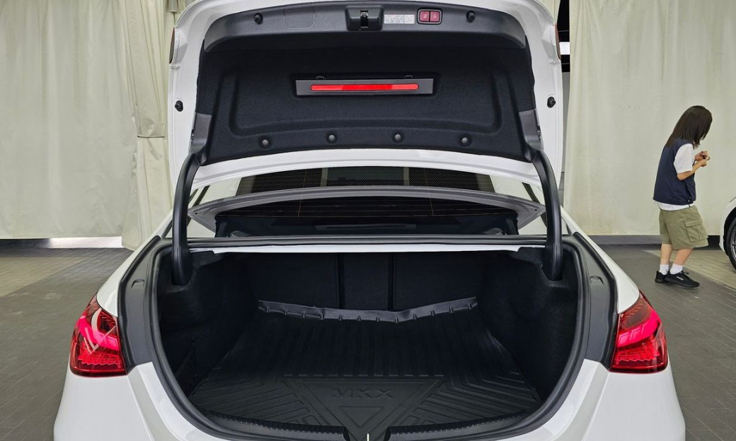Mercedes-Benz C-Class C200 Avantgarde, 2024