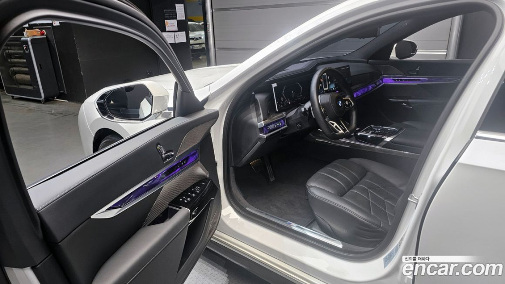 BMW 7-Series 740i xDrive M Sport, 2024