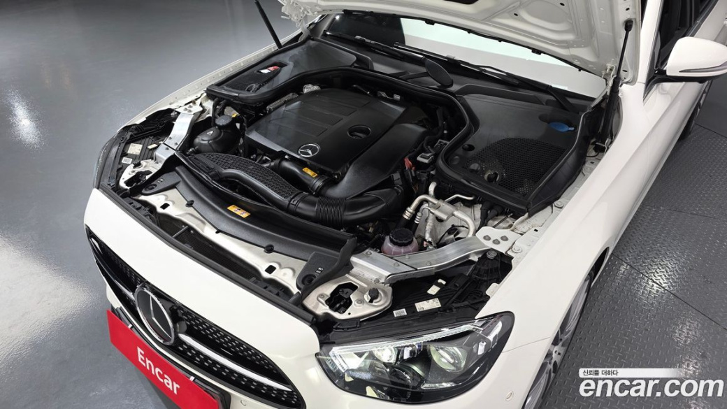 Mercedes-Benz E-Class E350 4MATIC AMG Line, 2022
