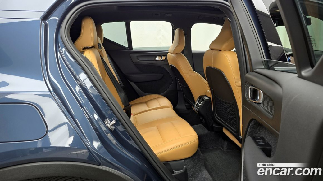 Volvo XC40 B4 Inscription, 2022