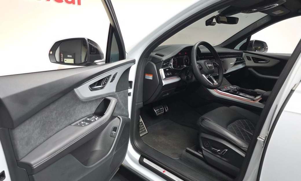 Audi Q7 55 TFSI Quattro Premium, 2025