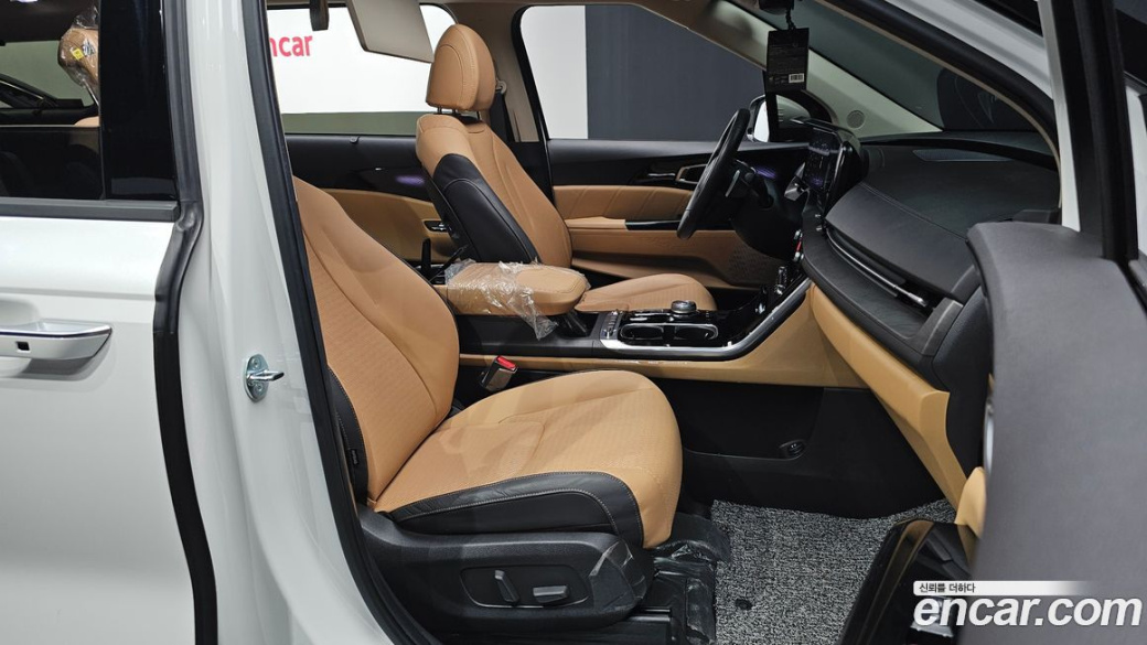 Kia Carnival 9-Seater Signature, 2023