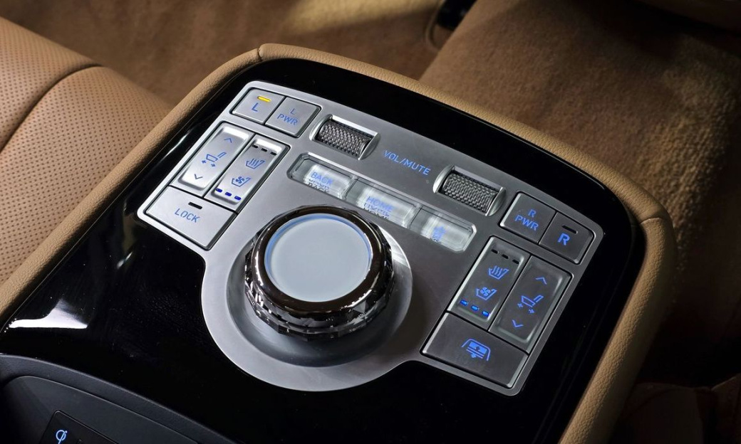 Genesis G80 Gasoline 2.5 Turbo AWD, 2025
