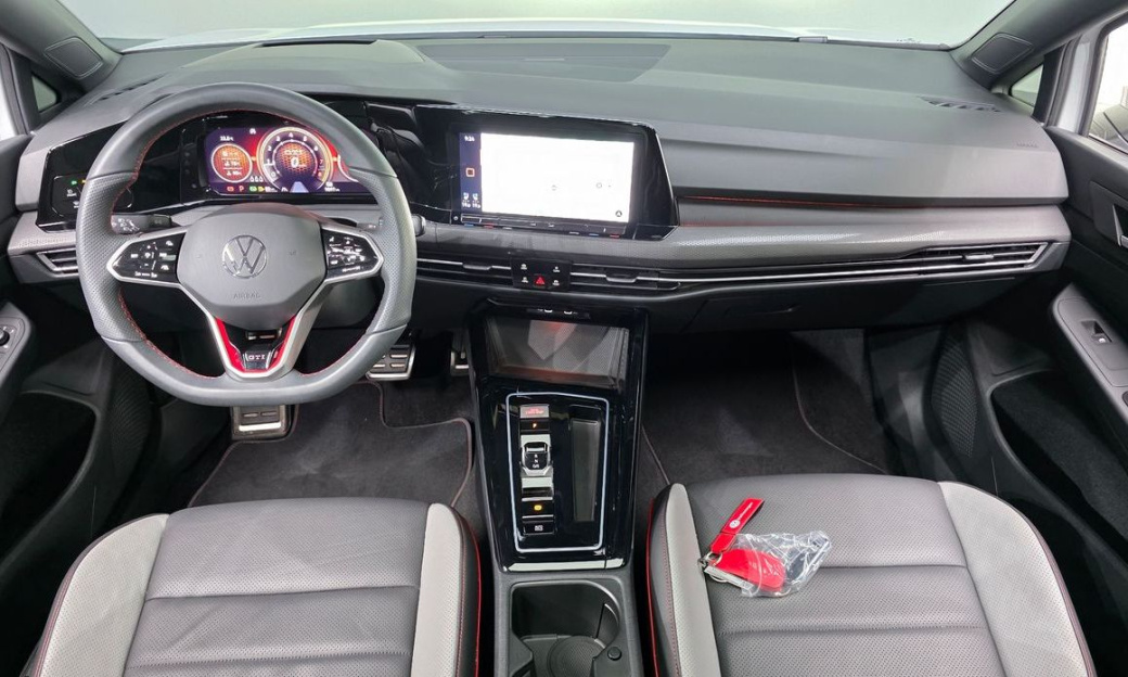 Volkswagen Golf 2.0 GTI, 2024