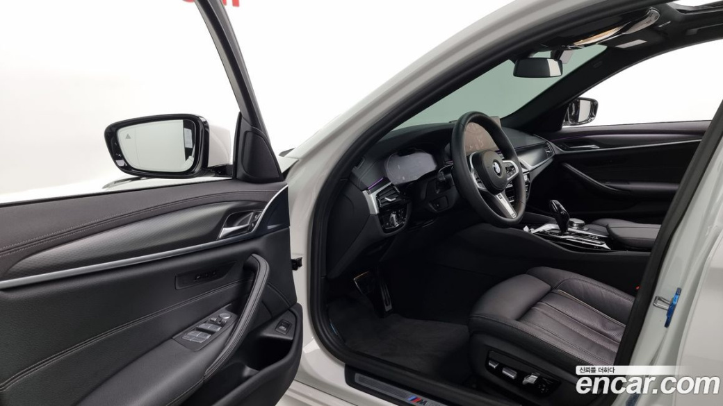 BMW 5-Series 520i M Sport, 2023