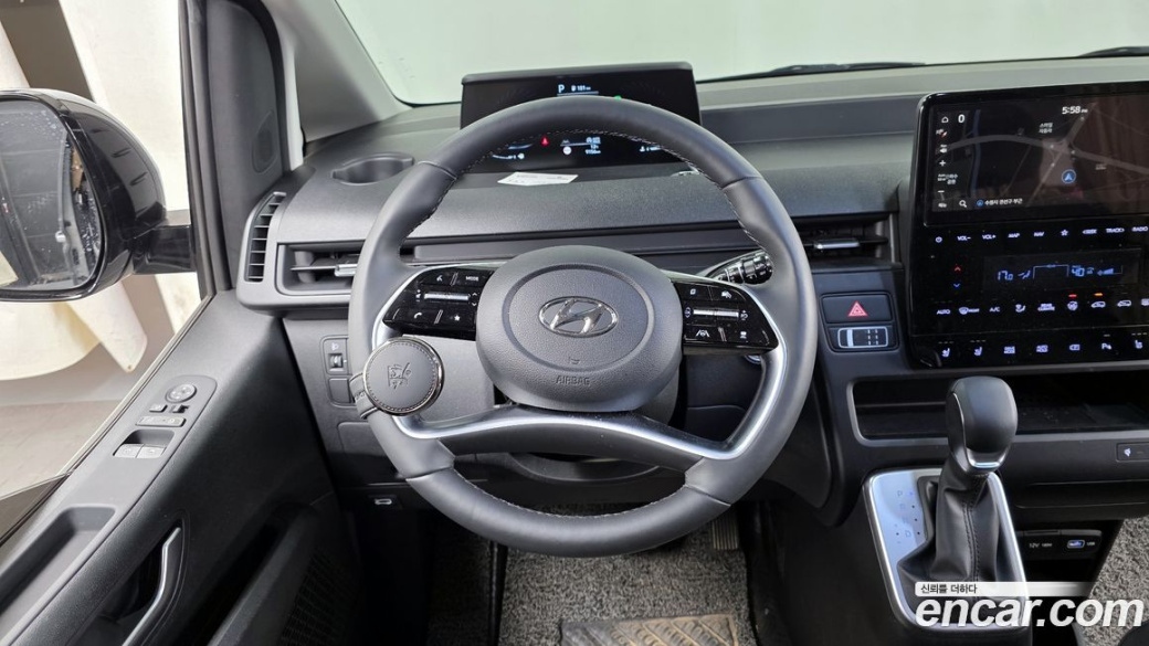 Hyundai Staria Tourer 9-Seater, 2023