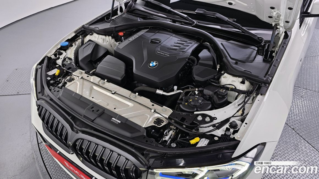 BMW 3-Series 320i M Sport, 2023