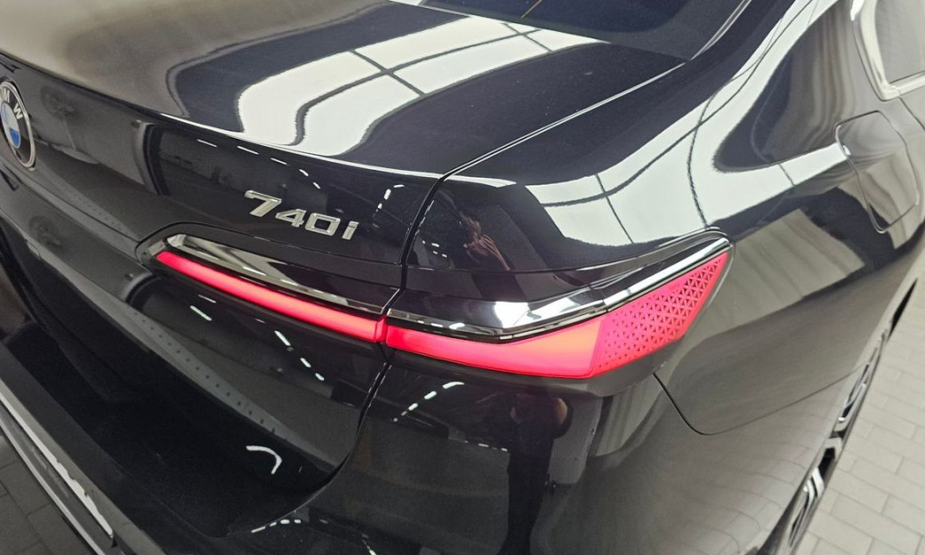 BMW 7-Series 740i xDrive M Sport, 2025