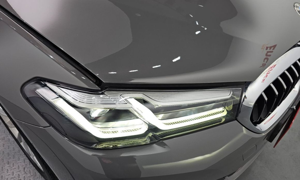 BMW 5-Series 523d xDrive Luxury, 2022