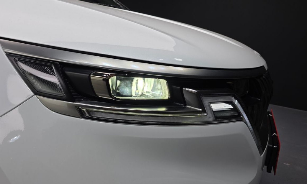 Kia Carnival 9-Seater Signature, 2023