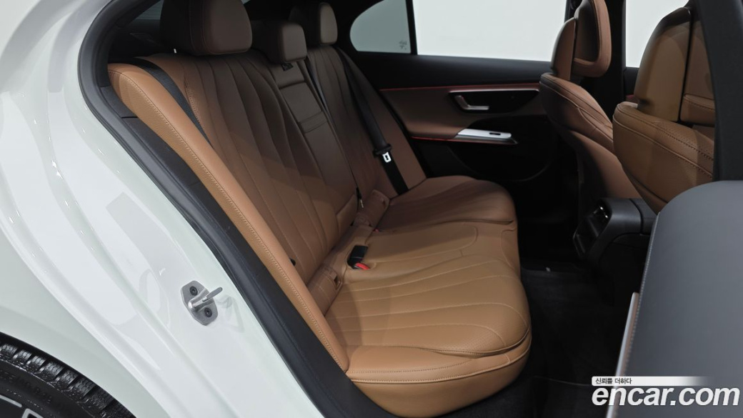 Mercedes-Benz E-Class E200 AMG Line, 2026