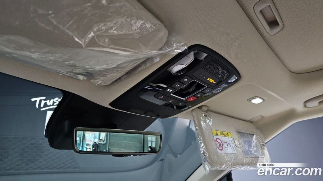 Kia Carnival 7-Seater Signature, 2024