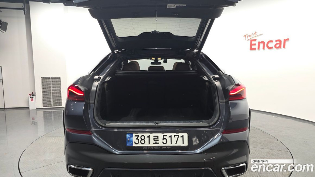 BMW X6 xDrive40i M Sport, 2022