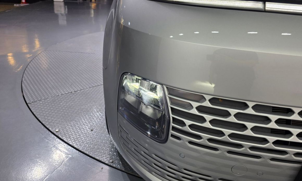 Hyundai Staria 4WD Tourer 9-Seater, 2023