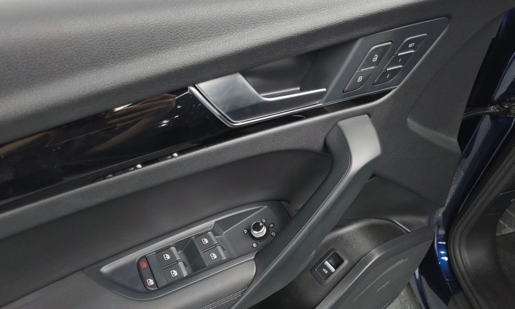 Audi Q5 45 TFSI Quattro Premium, 2024