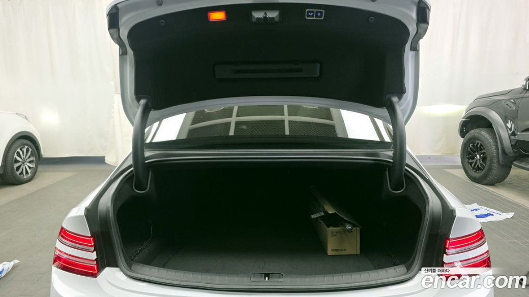 Genesis G80 Gasoline 2.5 Turbo 2WD, 2025