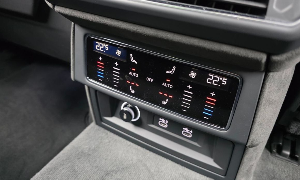 Lamborghini Urus 4.0 V8 SE, 2025