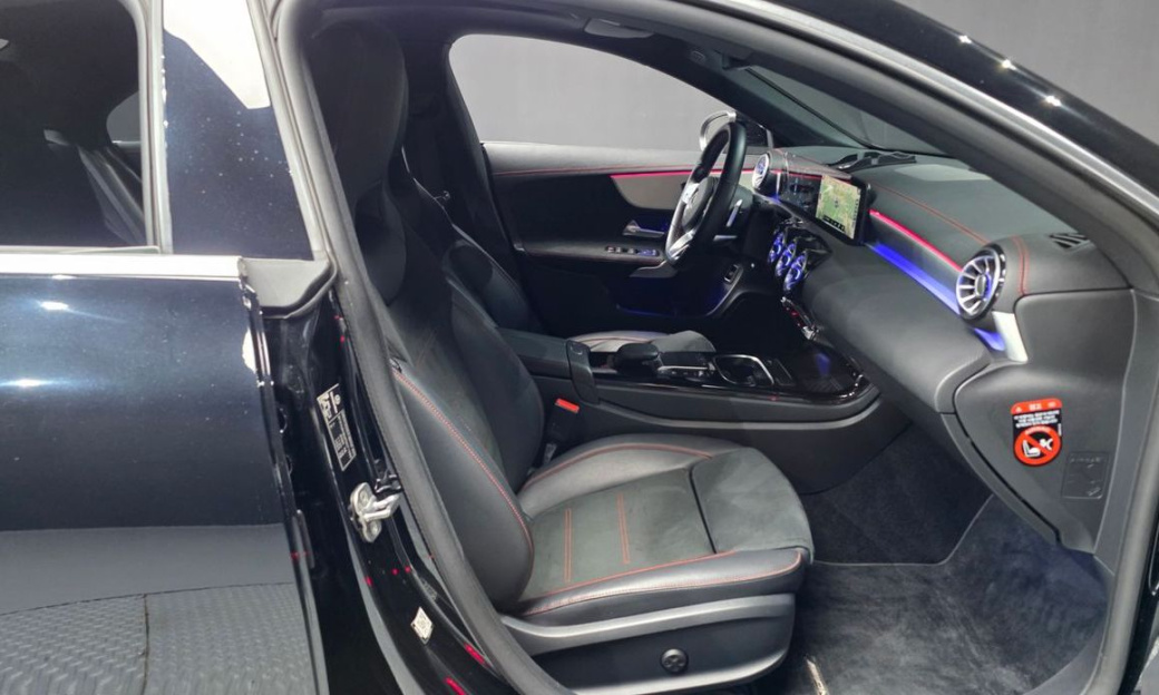 Mercedes-Benz CLA-Class CLA250 4MATIC, 2023