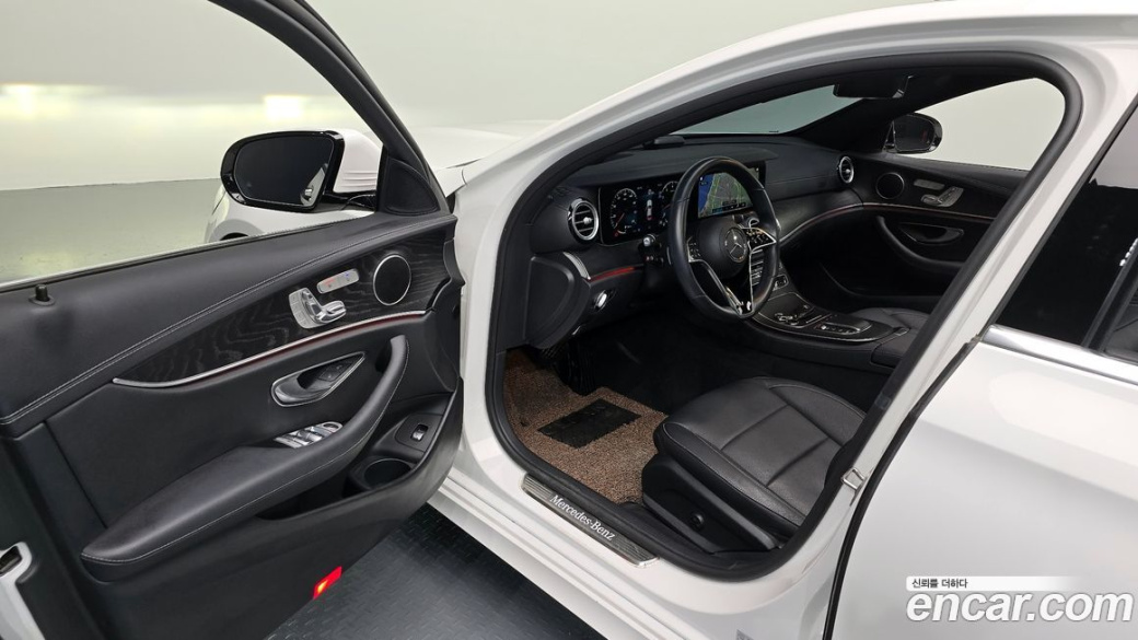 Mercedes-Benz E-Class E250 AMG Line, 2023