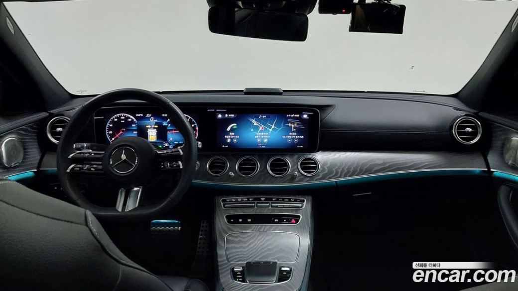 Mercedes-Benz E-Class E350 4MATIC AMG Line, 2023