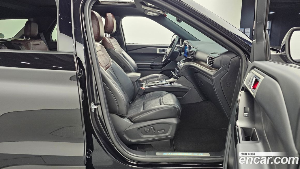 Ford Explorer 3.0 Platinum 4WD, 2022
