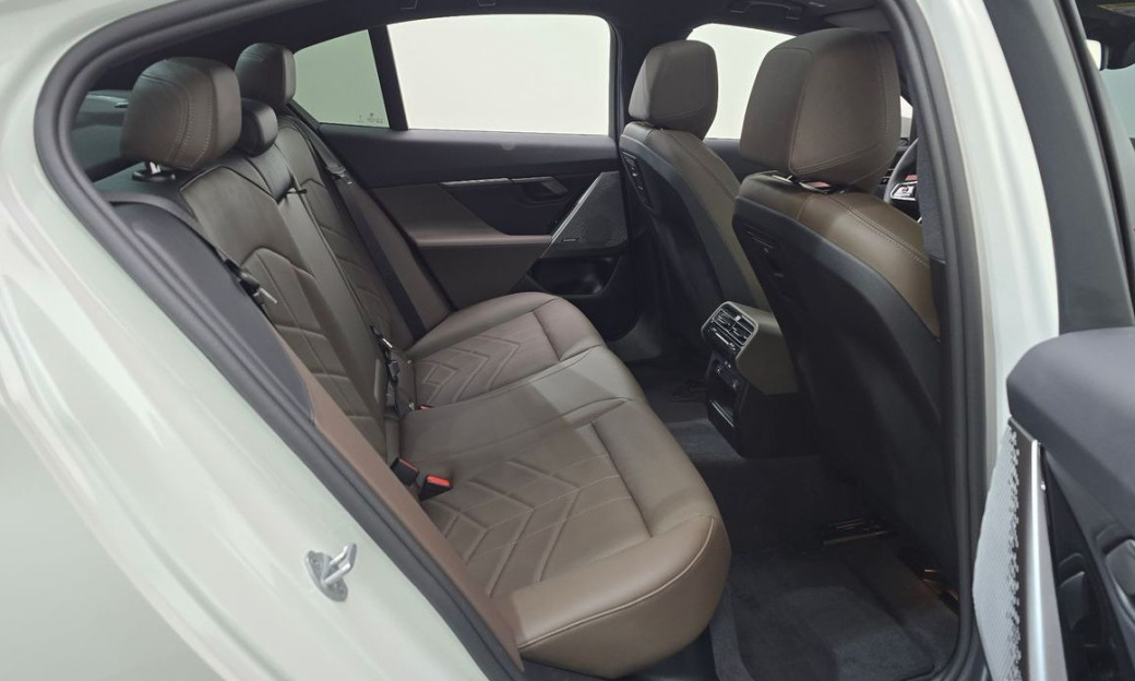 BMW 5-Series 520i M Sport, 2025