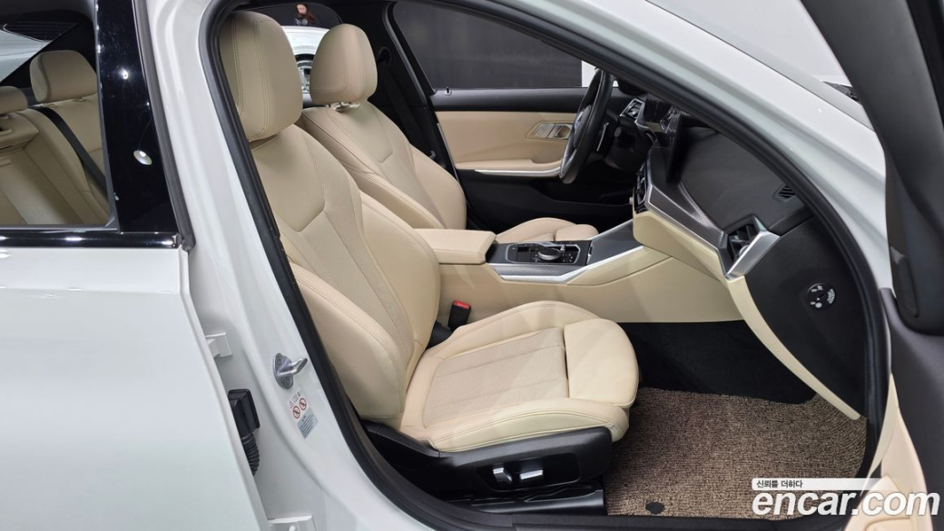 BMW 3-Series 320i M Sport, 2023