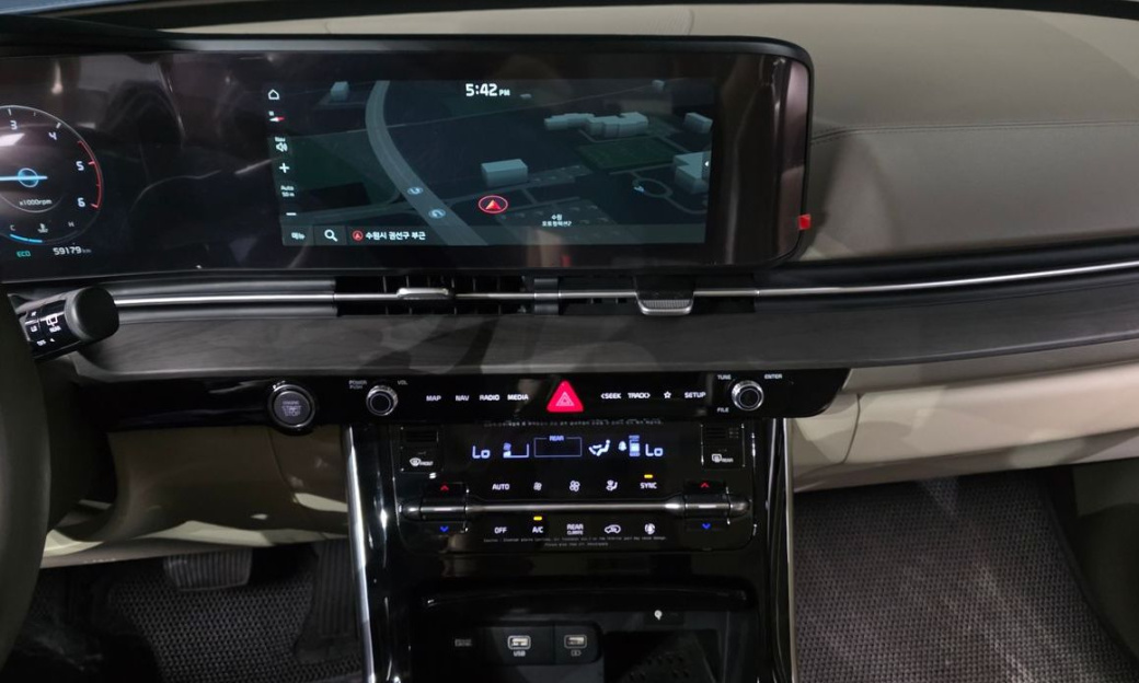 Kia Carnival 9-Seater Signature, 2023