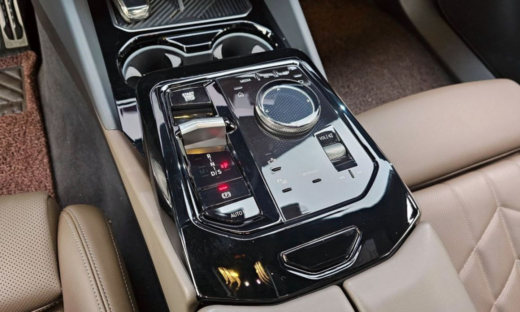 BMW 5-Series 520i M Sport, 2024