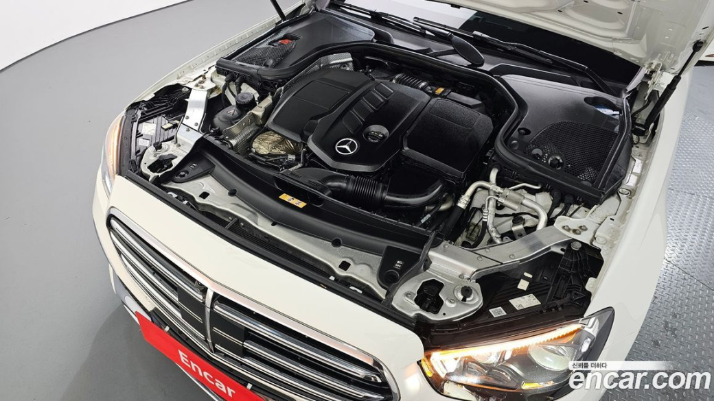 Mercedes-Benz E-Class E220d 4MATIC Exclusive, 2022